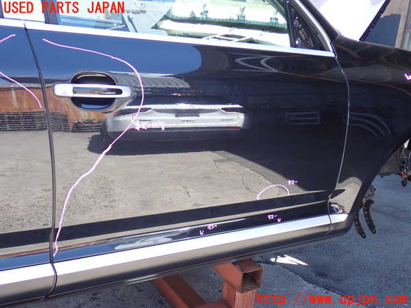 2UPJ-9239181230]ポルシェ・カイエン(9PAM5501)右前ドア (43R-001167) 中古_3