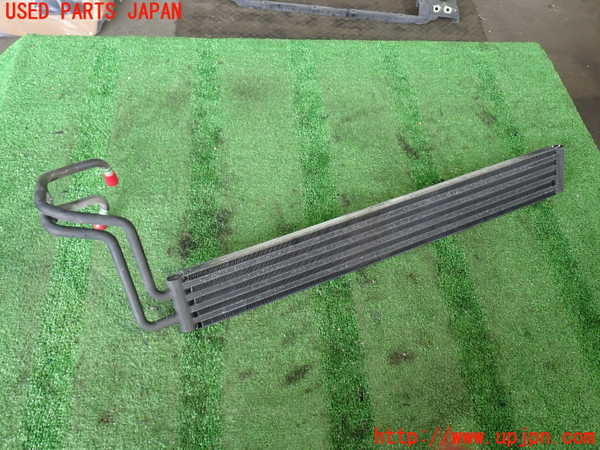 2UPJ-9239182481]ポルシェ・カイエン(9PAM5501)オイルクーラー1 中古_3