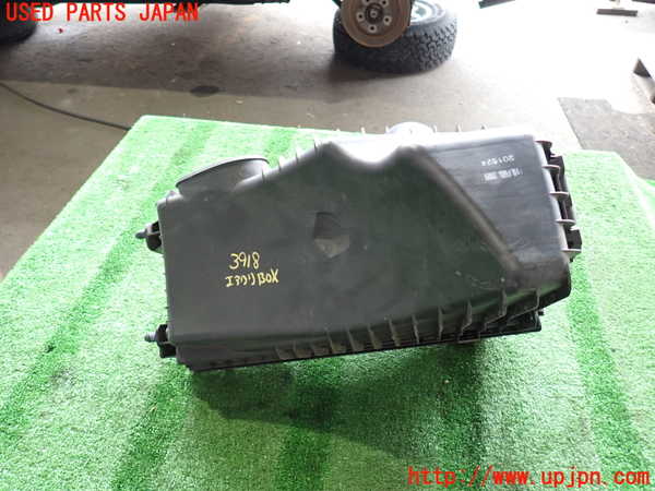 2UPJ-9239182560]ポルシェ・カイエン(9PAM5501)エアクリーナーボックス 中古_3