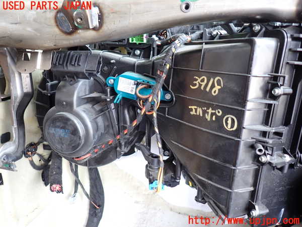 2UPJ-9239186081]ポルシェ・カイエン(9PAM5501)エバポレーター1 中古_3