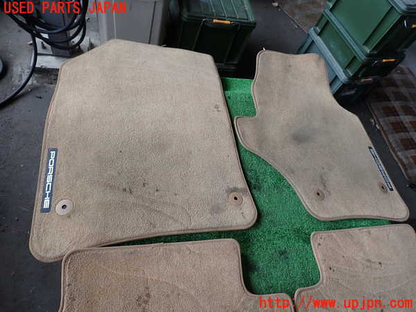 2UPJ-9239187800]ポルシェ・カイエン(9PAM5501)フロアマット 中古_2