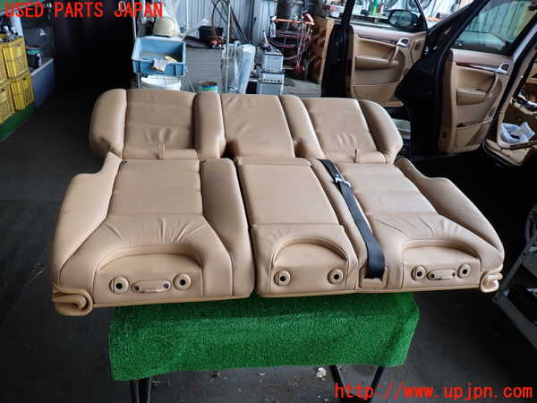 2UPJ-9239187385]ポルシェ・カイエン(9PAM5501)リアシート 中古_2