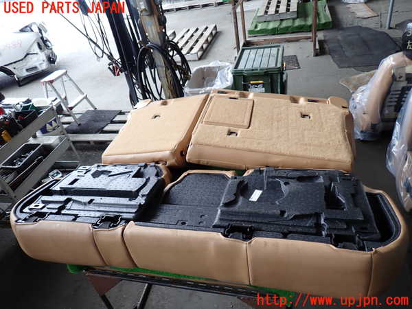 2UPJ-9239187385]ポルシェ・カイエン(9PAM5501)リアシート 中古_5
