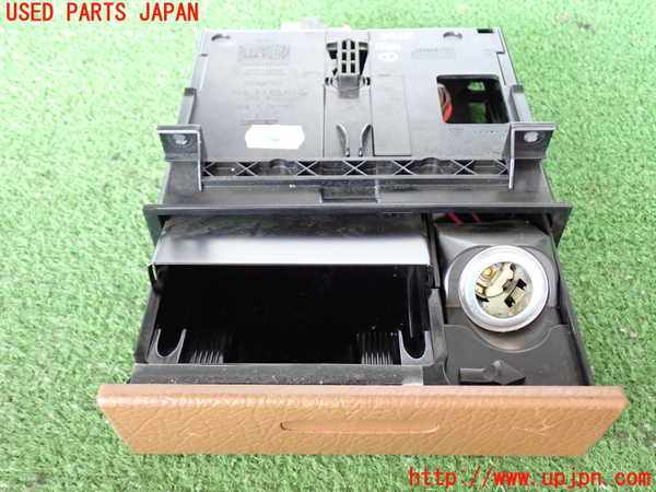 2UPJ-9239187821]ポルシェ・カイエン(9PAM5501)灰皿1 中古_2