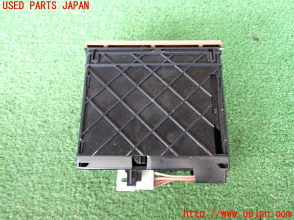 2UPJ-9239187821]ポルシェ・カイエン(9PAM5501)灰皿1 中古_4