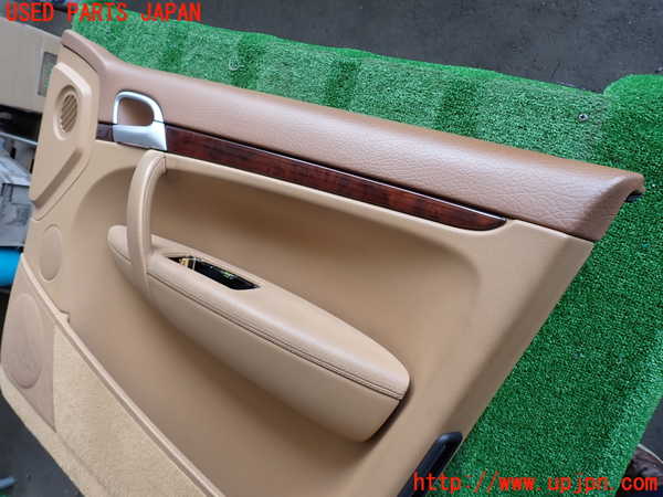 2UPJ-9239181234]ポルシェ・カイエン(9PAM5501)右前ドア内張り 中古_3