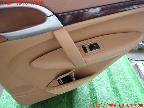 2UPJ-9239181294]ポルシェ・カイエン(9PAM5501)右後ドア内張り 中古_3