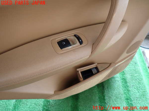 2UPJ-9239181324]ポルシェ・カイエン(9PAM5501)左後ドア内張り 中古_4