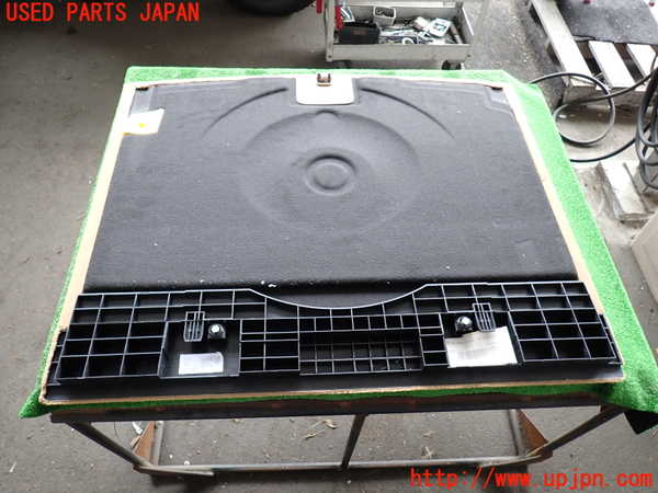 2UPJ-9239187771]ポルシェ・カイエン(9PAM5501)ラゲッジトレイ1 中古_2