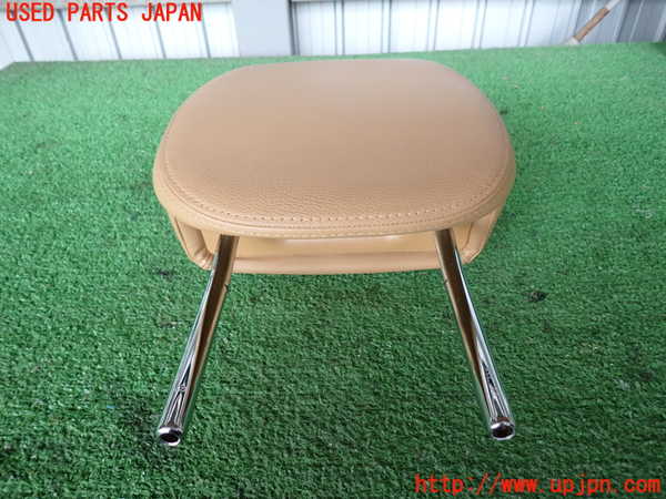 2UPJ-9239187070]ポルシェ・カイエン(9PAM5501)助手席ヘッドレスト 中古_2