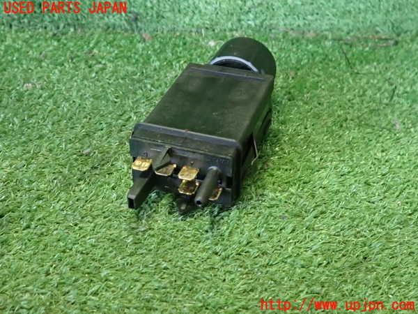 2UPJ-9239196310]アウディ・TT クーペ(8NAUQ)スイッチ5 (デフォッガー) 中古_2