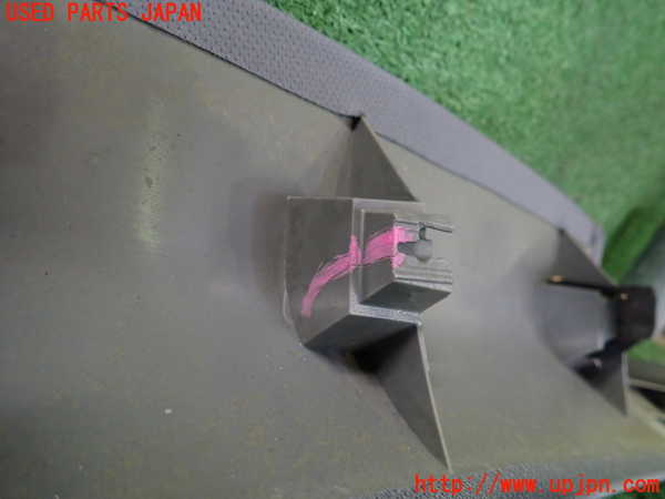 2UPJ-9239197660]アウディ・TT クーペ(8NAUQ)左フロントピラートリム (ジャンク品) 中古_4