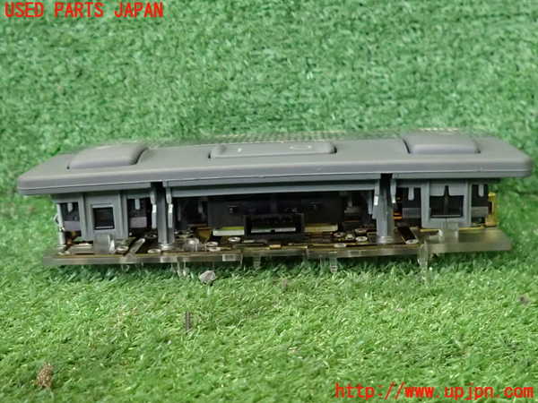 2UPJ-9239196411]アウディ・TT クーペ(8NAUQ)ルームランプ1 (1列目真中) 中古_4