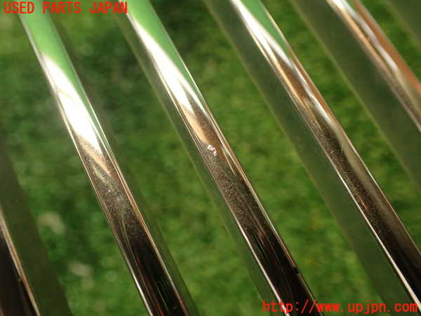 2UPJ-9239201050]ボルボ・V70(SB5244W)ラジエターグリル 中古_4