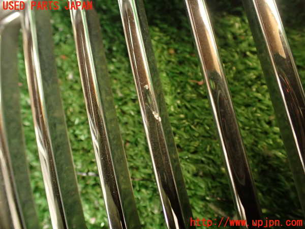 2UPJ-9239201050]ボルボ・V70(SB5244W)ラジエターグリル 中古_5