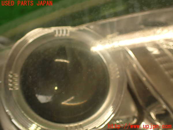 2UPJ-9239201130]ボルボ・V70(SB5244W)右ヘッドライト HID 中古_3