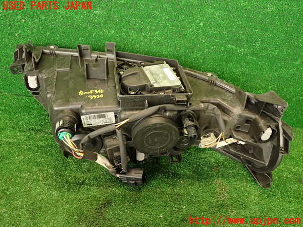 2UPJ-9239201132]ボルボ・V70(SB5244W)左ヘッドライト HID 中古_2