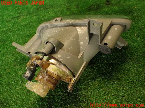 2UPJ-9239201180]ボルボ・V70(SB5244W)右フォグ 中古_2