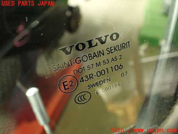 2UPJ-9239201260]ボルボ・V70(SB5244W)左前ドア 中古 SAINT-GOBAIN SEKURIT M53 43R-001106_4