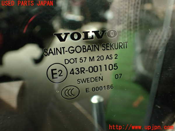 2UPJ-9239201320]ボルボ・V70(SB5244W)左後ドア 中古 SAINT-GOBAIN SEKURIT M20 43R-001105_4