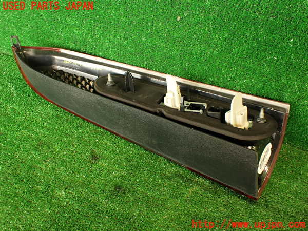 2UPJ-9239201552]ボルボ・V70(SB5244W)左リアフィニッシャー 中古_2