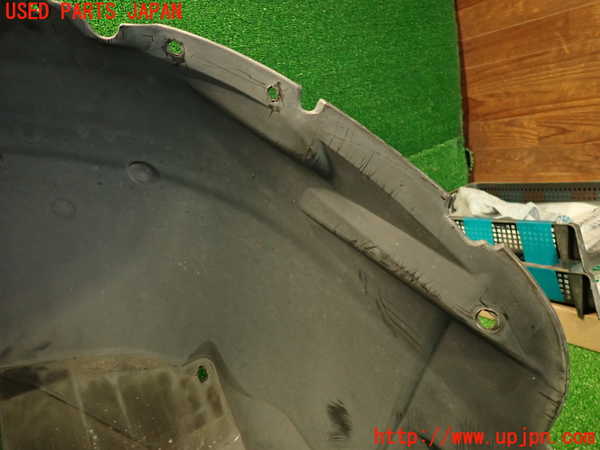 2UPJ-9239201090]ボルボ・V70(SB5244W)右前フェンダーライナー 中古_2