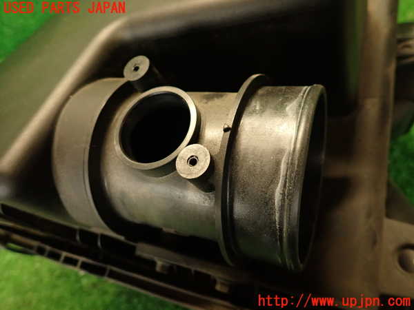 2UPJ-9239202560]ボルボ・V70(SB5244W)エアクリーナーボックス 中古_4