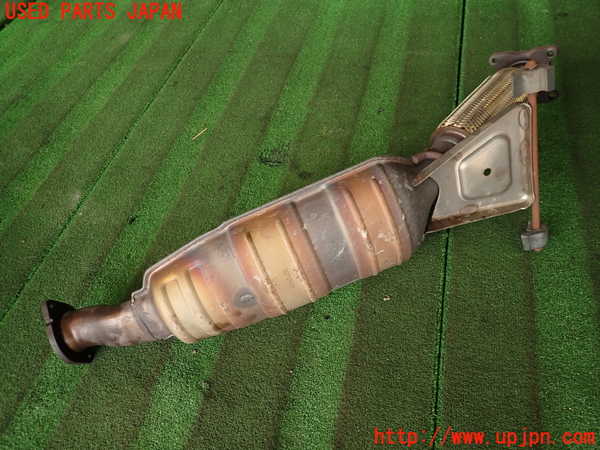 2UPJ-9239202661]ボルボ・V70(SB5244W)触媒1 中古_2