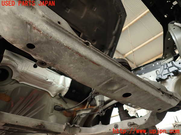 2UPJ-9239205285]ボルボ・V70(SB5244W)フロントメンバー 中古_4