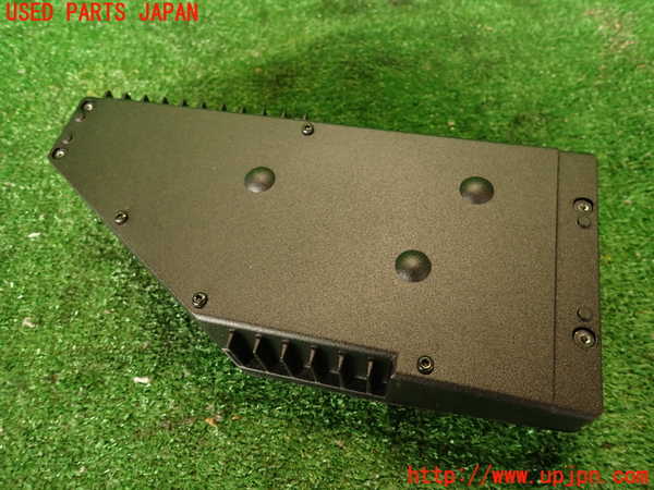 2UPJ-9239206525]ボルボ・V70(SB5244W)アンプ 中古_2