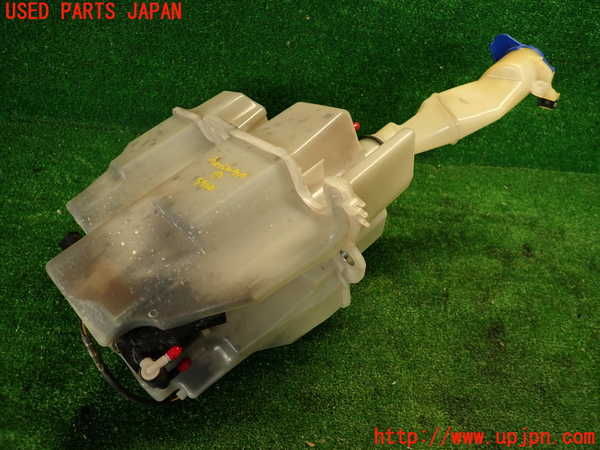 2UPJ-9239206791]ボルボ・V70(SB5244W)ウォッシャータンク1 中古_2