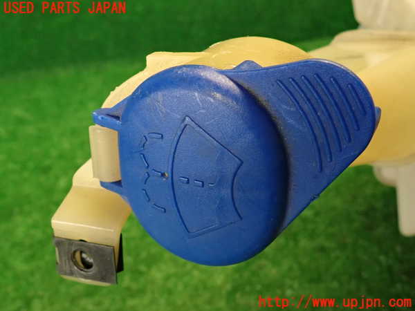 2UPJ-9239206791]ボルボ・V70(SB5244W)ウォッシャータンク1 中古_3