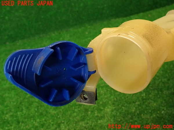 2UPJ-9239206791]ボルボ・V70(SB5244W)ウォッシャータンク1 中古_4