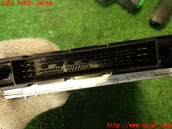 2UPJ-9239206110]ボルボ・V70(SB5244W)エンジンコンピューター 中古_3