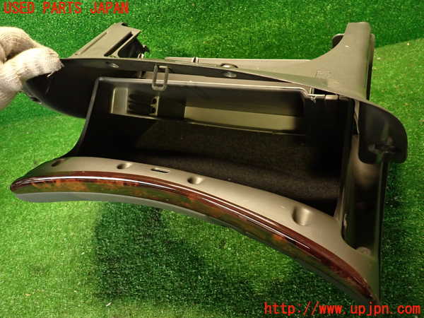 2UPJ-9239207516]ボルボ・V70(SB5244W)グローブボックス1 中古_3