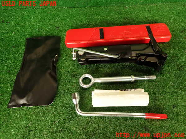 2UPJ-9239207805]ボルボ・V70(SB5244W)車載工具 中古_2