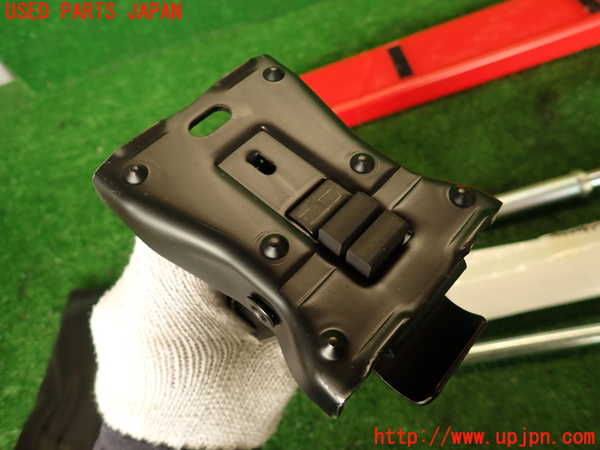 2UPJ-9239207805]ボルボ・V70(SB5244W)車載工具 中古_4