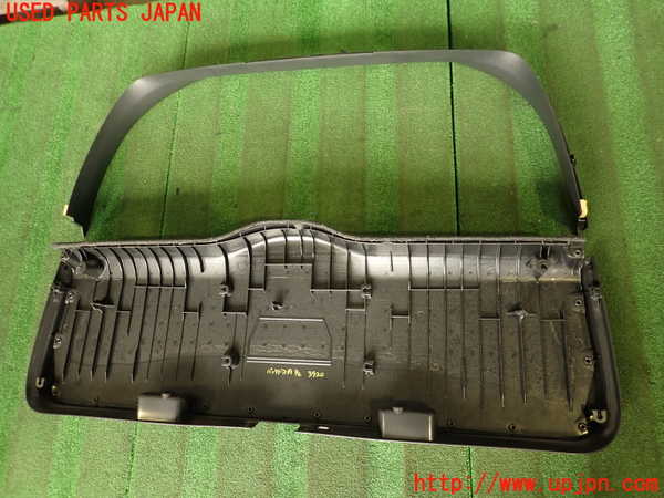 2UPJ-9239201578]ボルボ・V70(SB5244W)バックドア内張り 中古_5