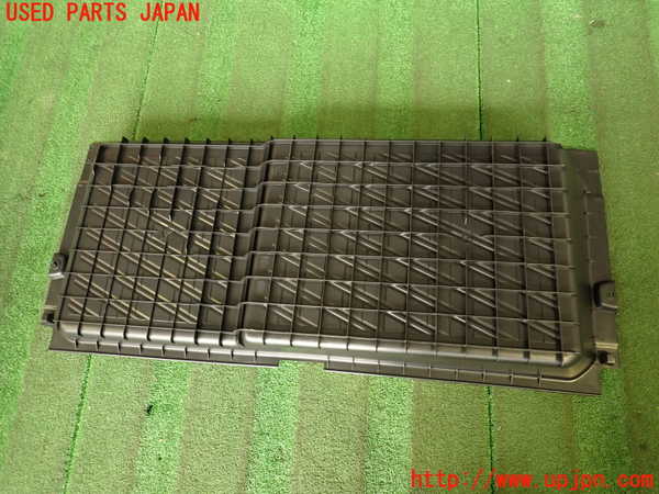 2UPJ-9239207773]ボルボ・V70(SB5244W)ラゲッジトレイ3 中古_5