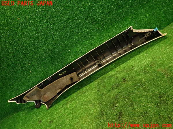 2UPJ-9239207660]ボルボ・V70(SB5244W)左フロントピラートリム ジャンク_5