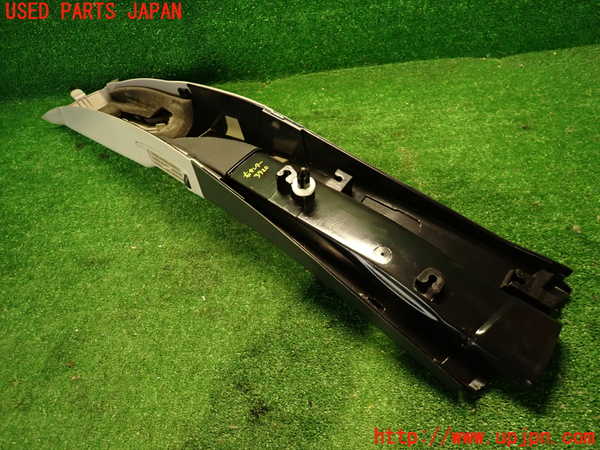 2UPJ-9239207665]ボルボ・V70(SB5244W)右センターピラートリム 中古_5