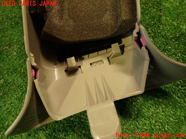 2UPJ-9239207670]ボルボ・V70(SB5244W)左センターピラートリム 中古_5