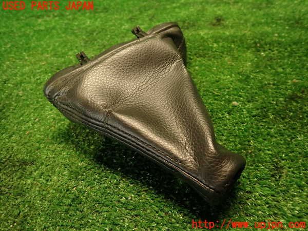 2UPJ-9239207575]ボルボ・V70(SB5244W)シフトブーツ 中古_2