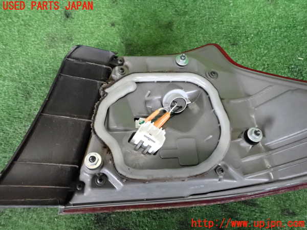 2UPJ-9239211536]クラウン ロイヤル(GRS182)左テールランプ 中古_4