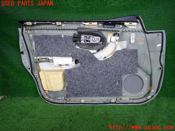 2UPJ-9239211234]クラウン ロイヤル(GRS182)右前ドア内張り 中古_2