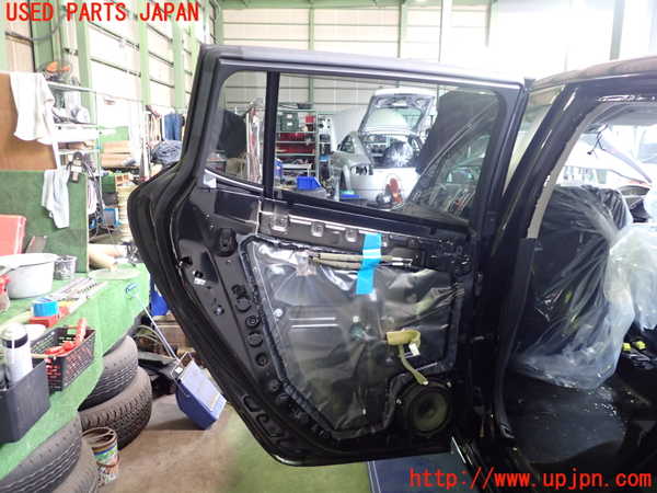 2UPJ-9239221320]日産リーフ(AZE0)左後ドア 中古 AGC M2L3 43R-007953_4