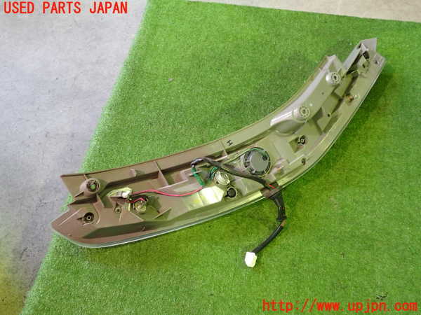 2UPJ-9239221536]日産リーフ(AZE0)左テールランプ 中古_3