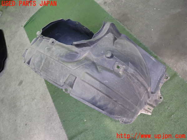 2UPJ-9239221092]日産リーフ(AZE0)左前フェンダーライナー 中古_2