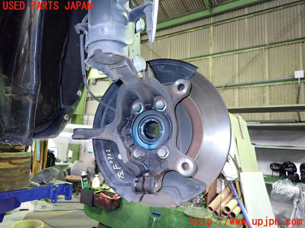 2UPJ-9239224295]日産リーフ(AZE0)左フロントナックルハブ 中古_2