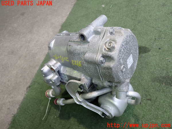 2UPJ-9239226025]日産リーフ(AZE0)エアコンコンプレッサー 中古_3